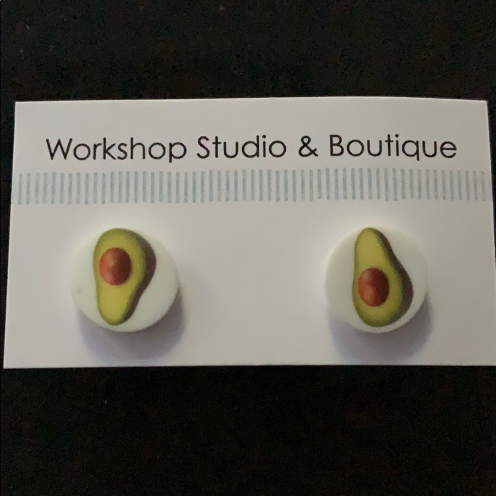 Avocado earrings, NWOT